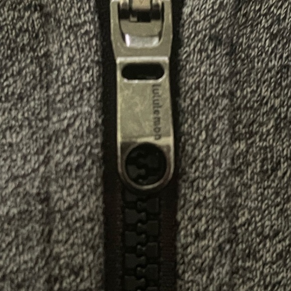 Men’s Lululemon zip up hoodie mint condition size XL - Picture 8 of 9